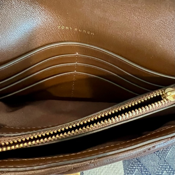 Tory Burch Kira Chevron chain wallet - Picture 4 of 8